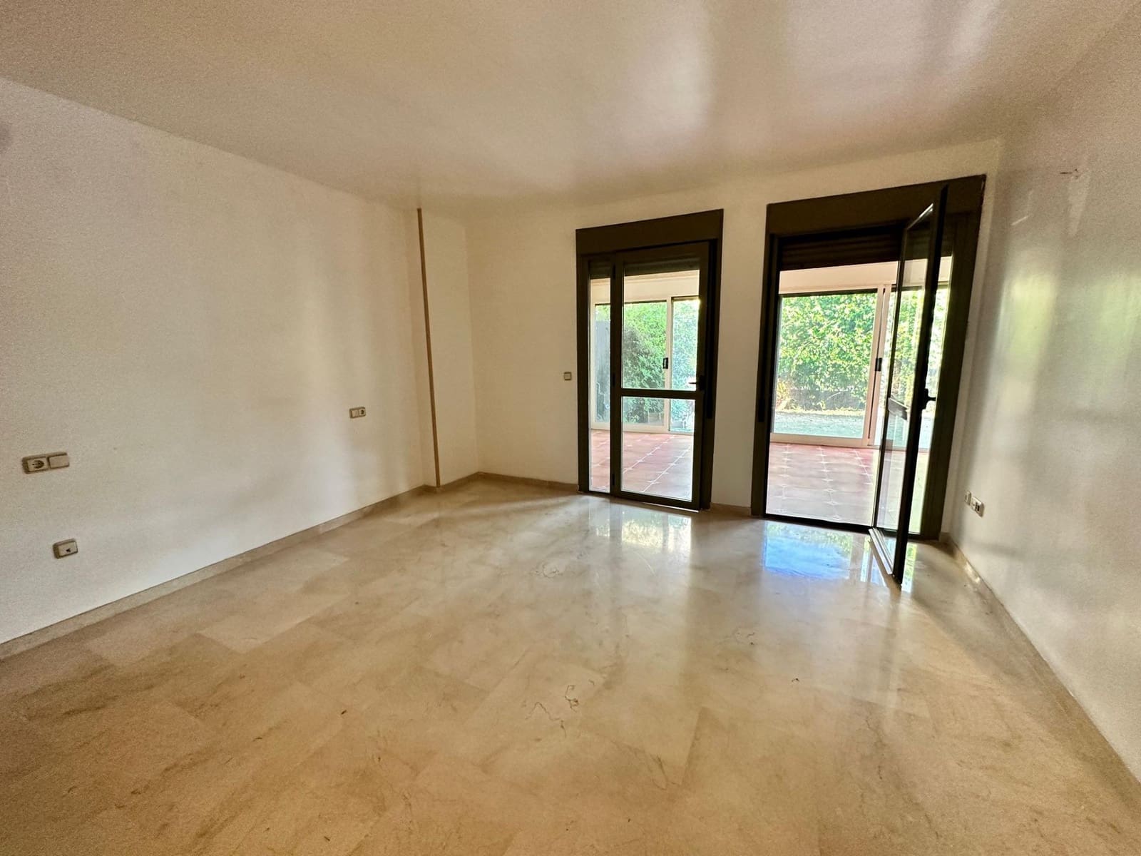 3 sypialnia Apartament do wynajęcia w Playa de San Juan z basenem garażem - 1 985 € (Ref: 9116248)