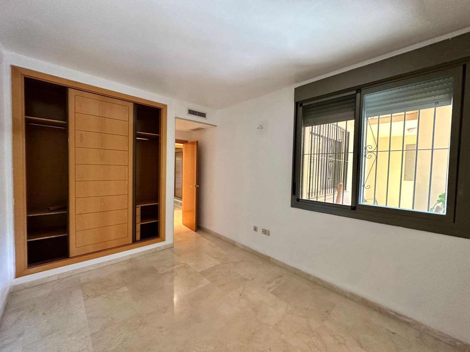 3 sypialnia Apartament do wynajęcia w Playa de San Juan z basenem garażem - 1 985 € (Ref: 9116248)