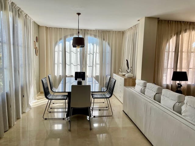 3 bedroom Villa for sale in Finestrat with pool - € 680,000 (Ref: 9118841)