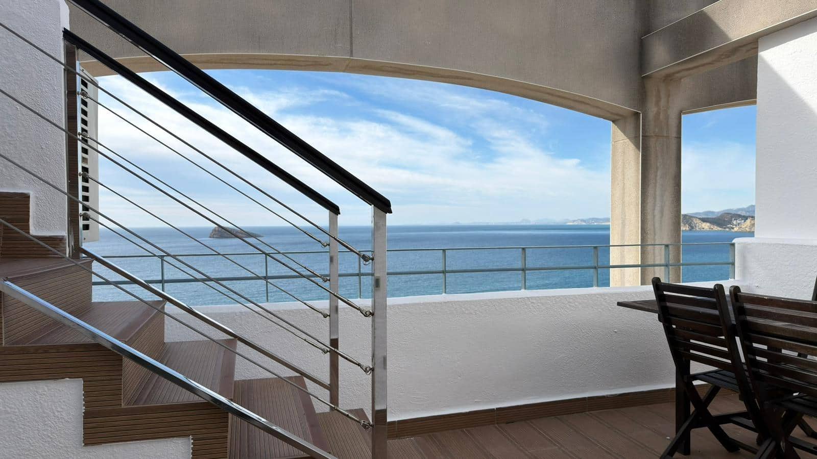 2 bedroom Flat for sale in Benidorm with pool - € 590,000 (Ref: 9125193)