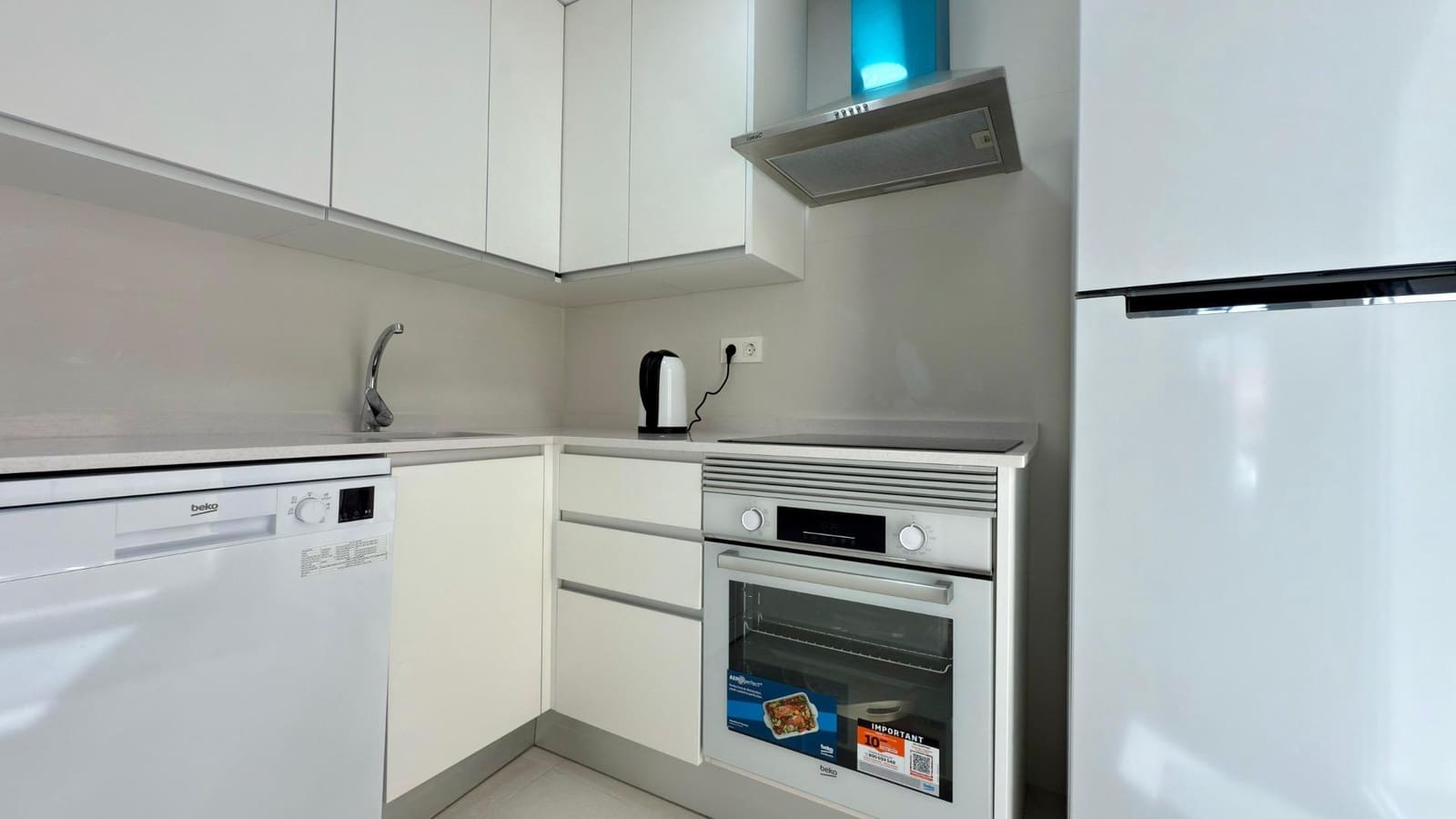 2 soveværelse Lejlighed til leje i Gran Alacant med swimmingpool - € 1.200 (Ref: 9132519)