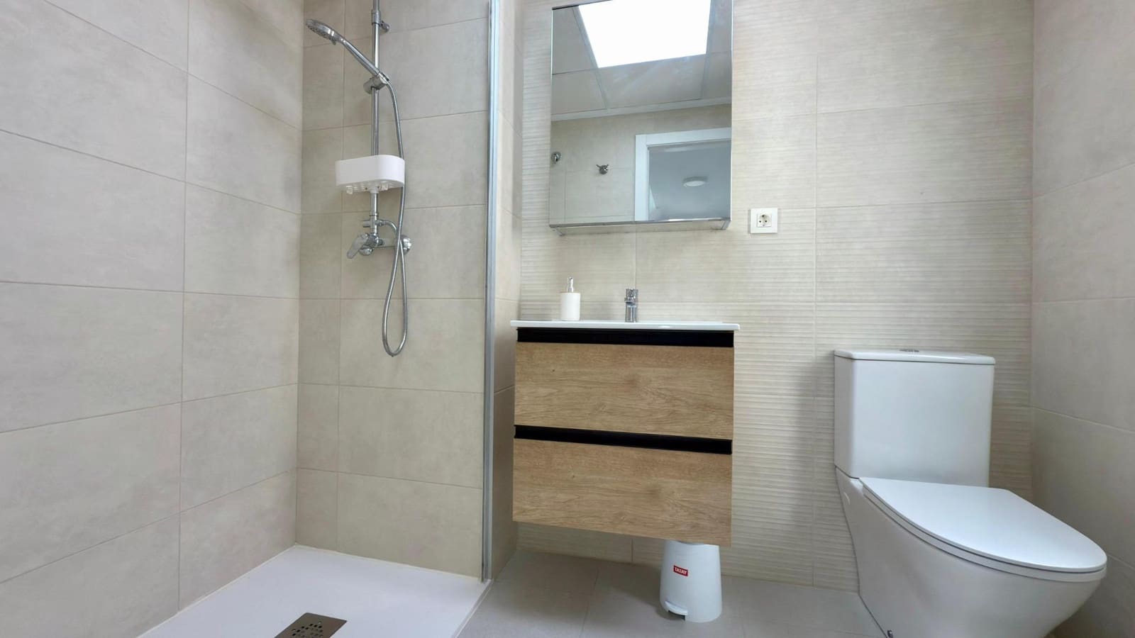 2 soveværelse Lejlighed til leje i Gran Alacant med swimmingpool - € 1.200 (Ref: 9132519)