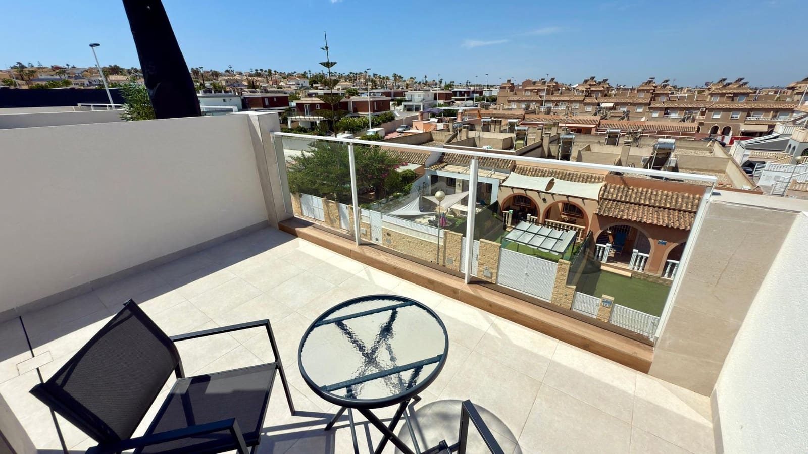 2 soveværelse Lejlighed til leje i Gran Alacant med swimmingpool - € 1.200 (Ref: 9132519)