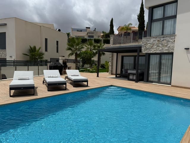 4 bedroom Villa for rent in Finestrat - € 5,000 (Ref: 9143015)