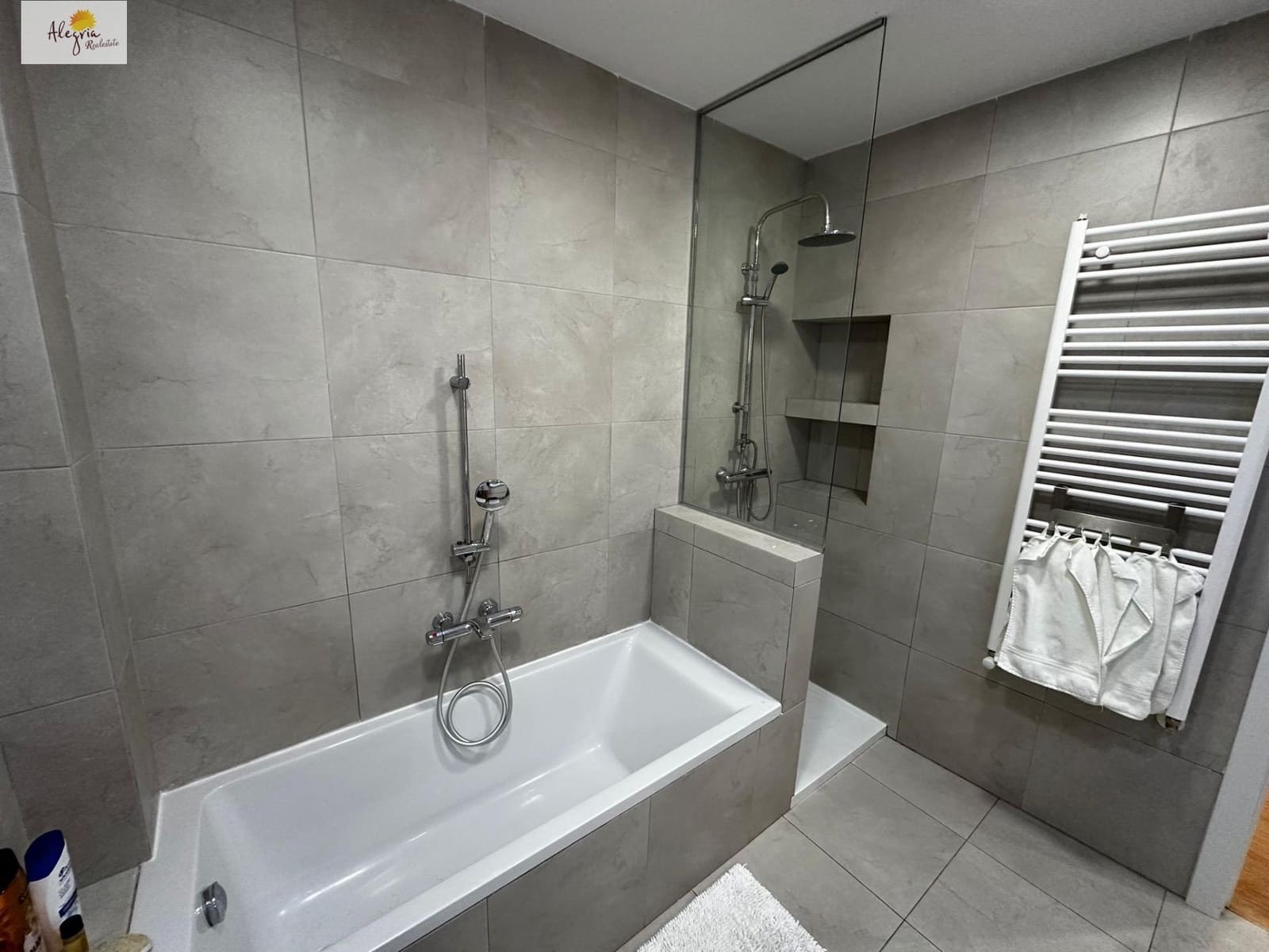 3 sypialnia Apartament do wynajęcia w Miasto Walencja - 2 000 € (Ref: 9152297)