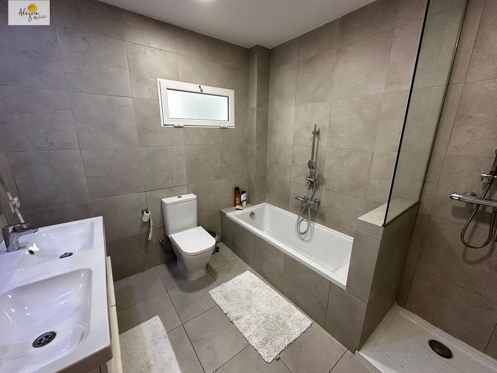 3 sypialnia Apartament do wynajęcia w Miasto Walencja - 2 000 € (Ref: 9152297)