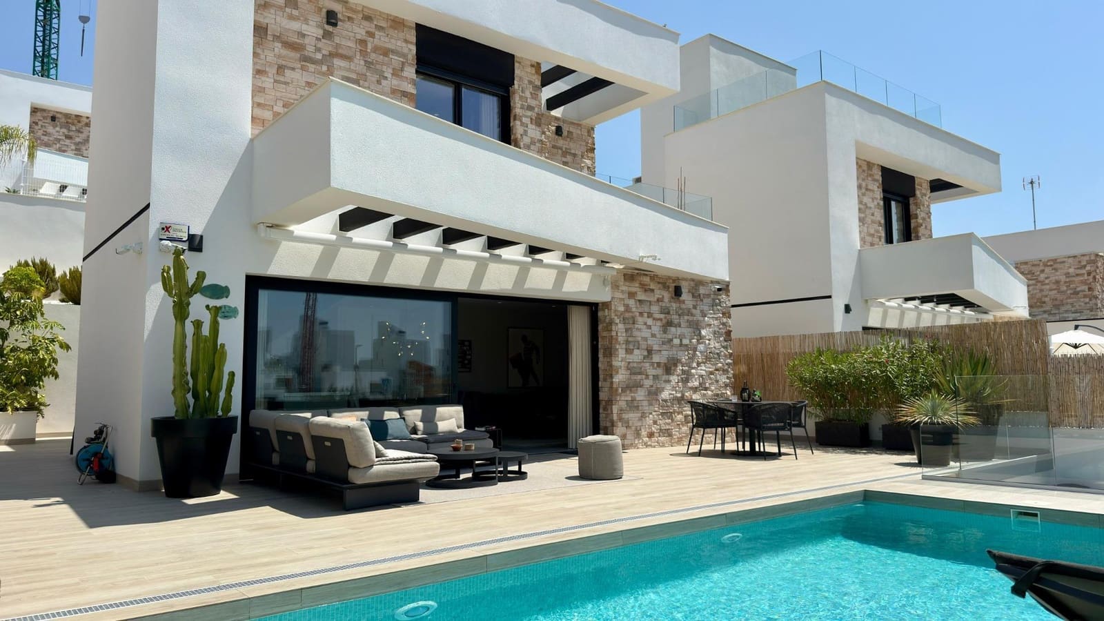 3 bedroom Villa for sale in Finestrat with pool - € 680,000 (Ref: 9169620)