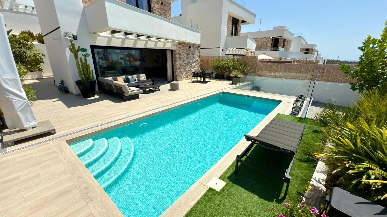 3 bedroom Villa for sale in Finestrat with pool - € 680,000 (Ref: 9169620)