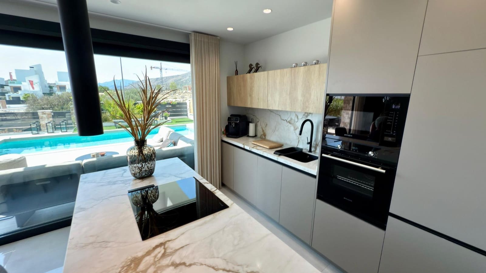 3 bedroom Villa for sale in Finestrat with pool - € 680,000 (Ref: 9169620)