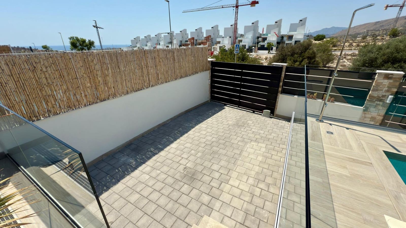 3 bedroom Villa for sale in Finestrat with pool - € 680,000 (Ref: 9169620)