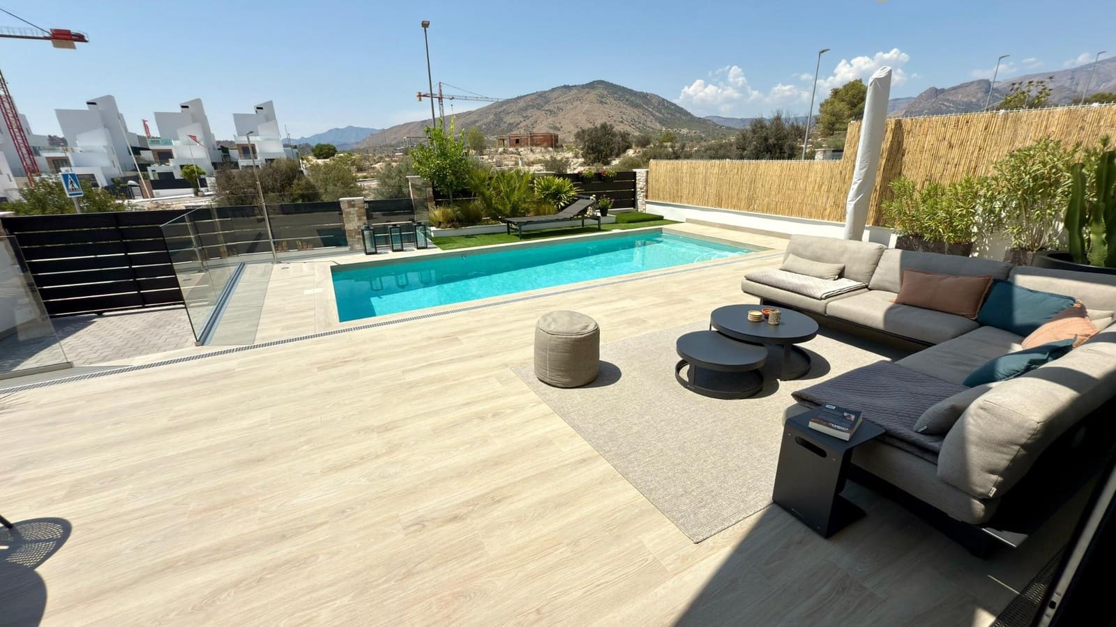 3 bedroom Villa for sale in Finestrat with pool - € 680,000 (Ref: 9169620)