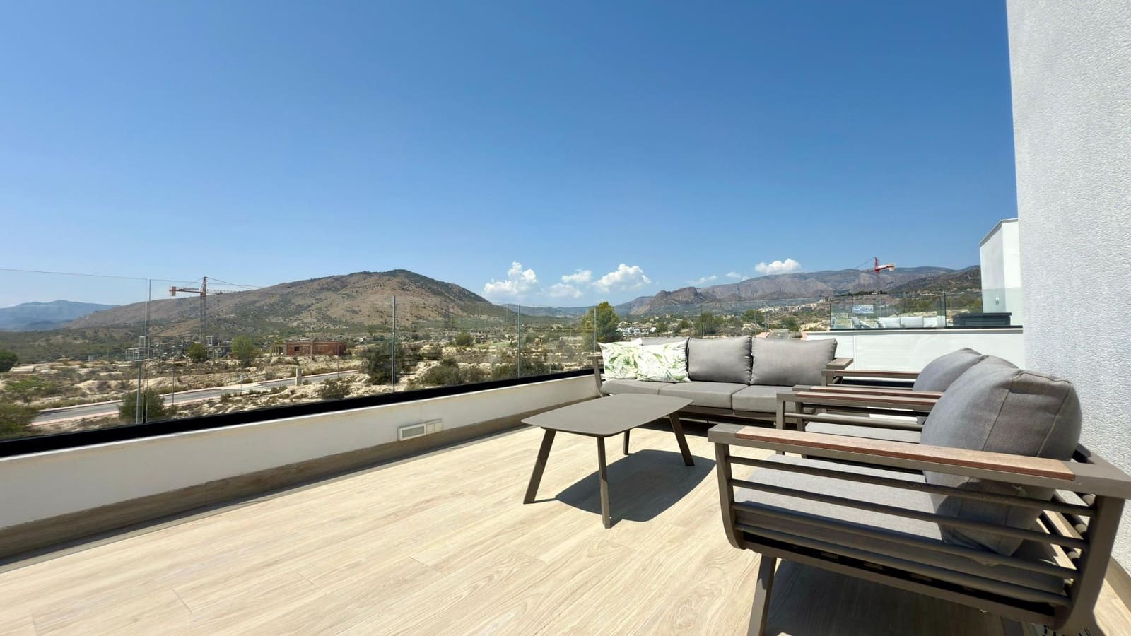 3 bedroom Villa for sale in Finestrat with pool - € 680,000 (Ref: 9169620)