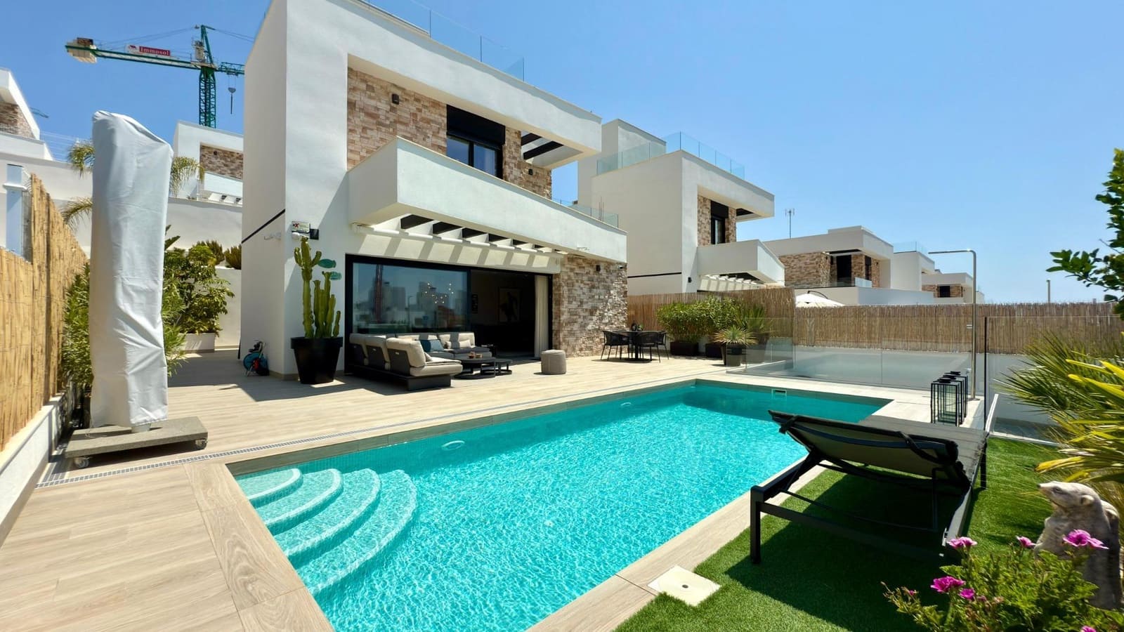 3 bedroom Villa for sale in Finestrat with pool - € 680,000 (Ref: 9169620)