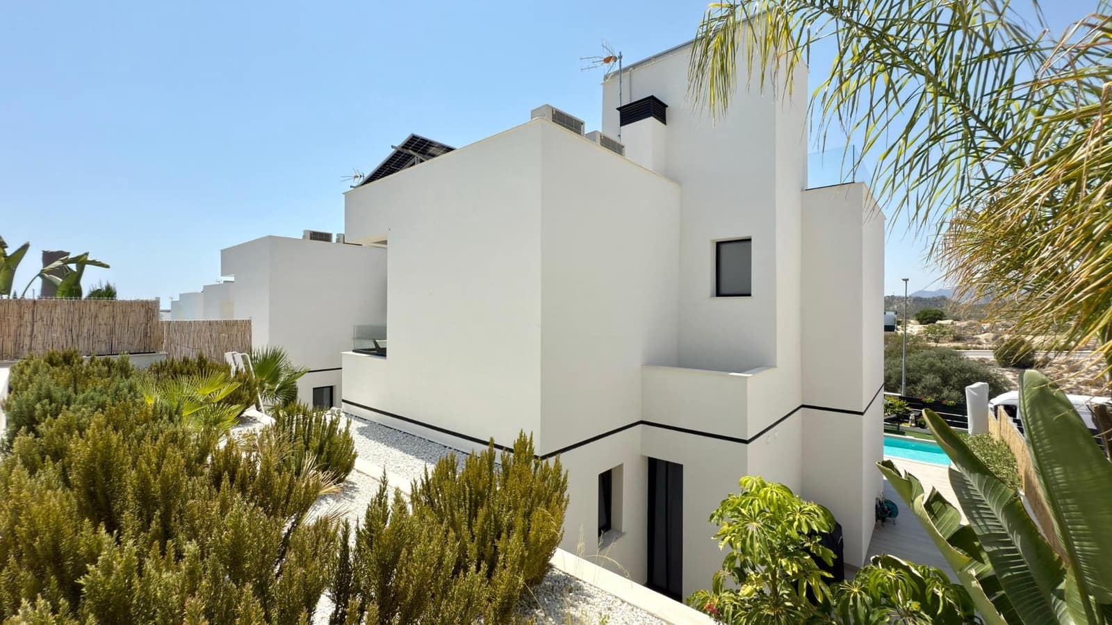 3 bedroom Villa for sale in Finestrat with pool - € 680,000 (Ref: 9169620)