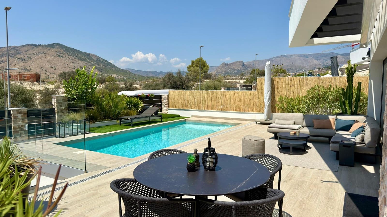 3 bedroom Villa for sale in Finestrat with pool - € 680,000 (Ref: 9169620)