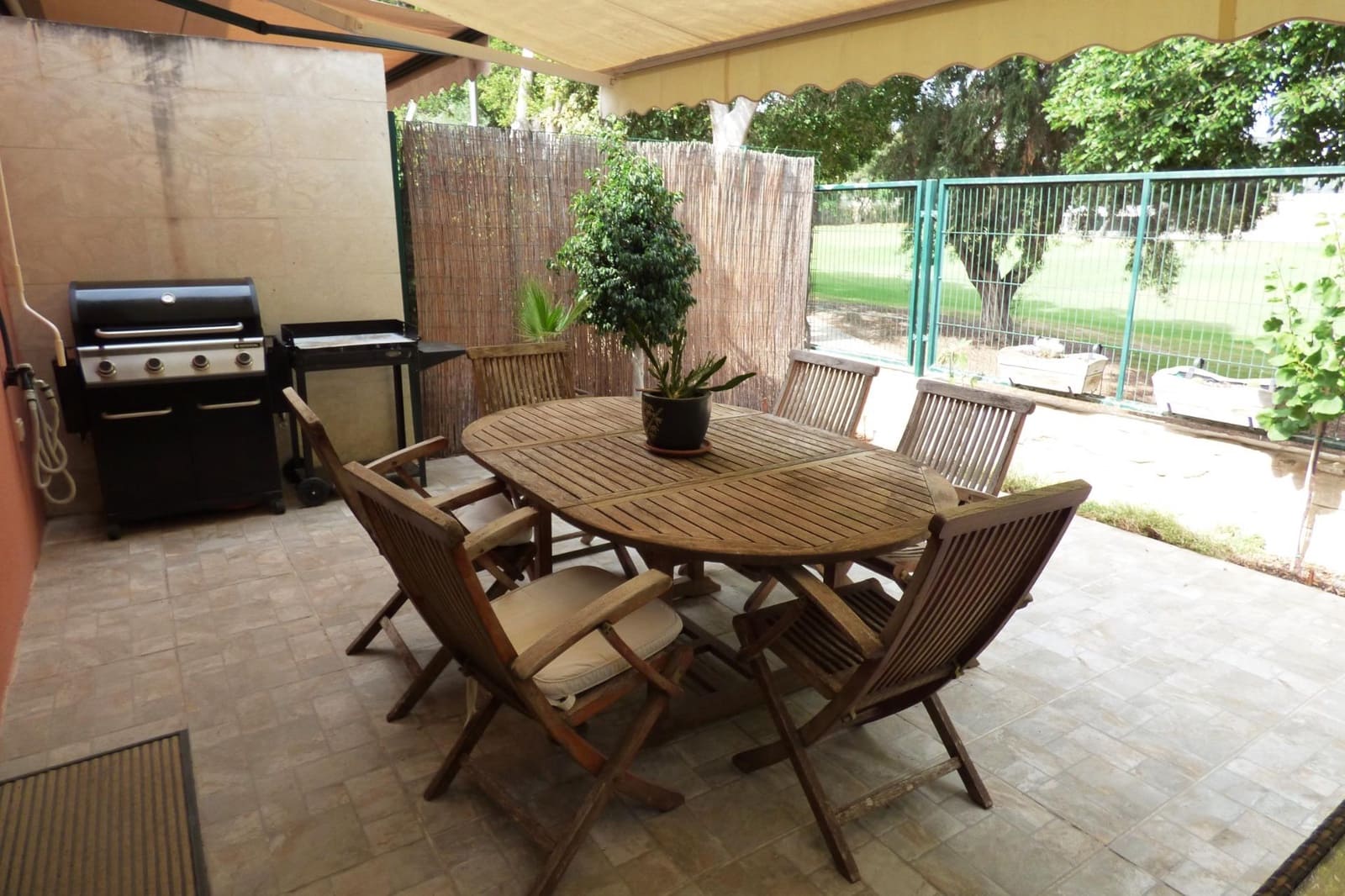 4 soveværelse Rækkehus til salg i Alicante by med swimmingpool garage - € 699.000 (Ref: 9170811)