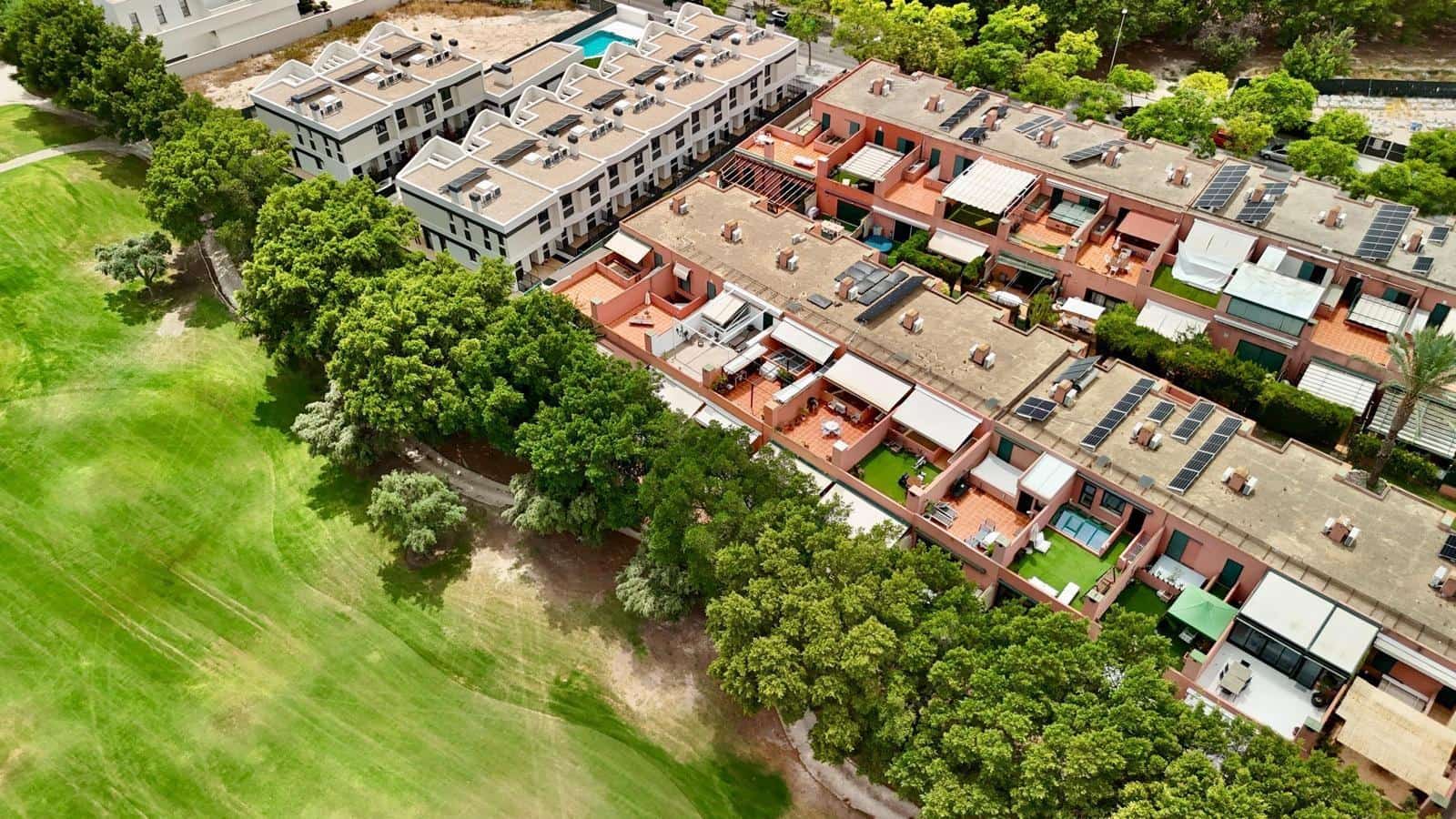 4 soveværelse Rækkehus til salg i Alicante by med swimmingpool garage - € 699.000 (Ref: 9170811)