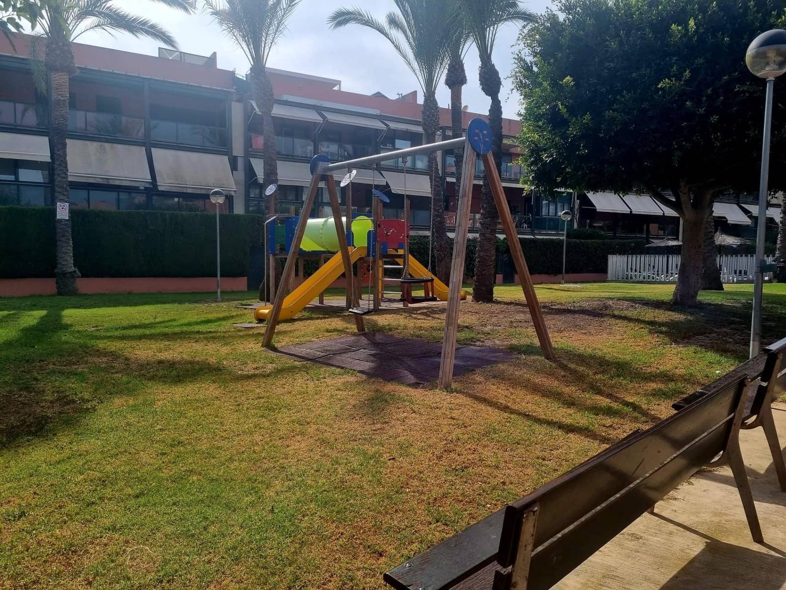 4 soveværelse Rækkehus til salg i Alicante by med swimmingpool garage - € 699.000 (Ref: 9170811)