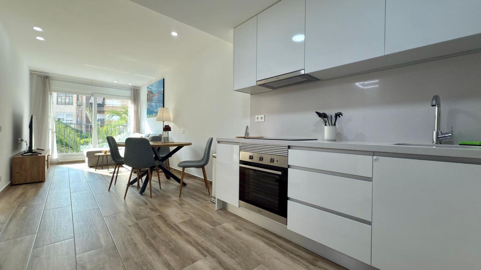 1 makuuhuone Huoneisto vuokrattavana paikassa Alicante kaupunki mukana uima-altaan - 1 200 € (Ref: 9188551)