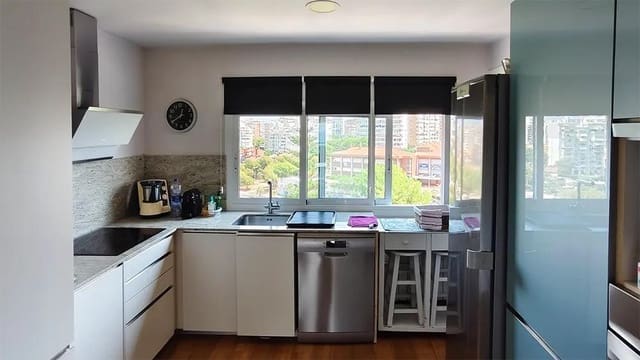 4 makuuhuone Asunto myytävänä paikassa Playa de San Juan, Alicante kaupunki mukana uima-altaan 
autotalli - 669 000 € (Ref: 9193902)