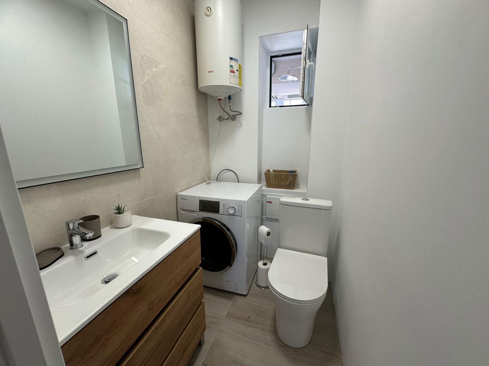 3 makuuhuone Asunto myytävänä paikassa Alicante kaupunki - 149 300 € (Ref: 9202523)