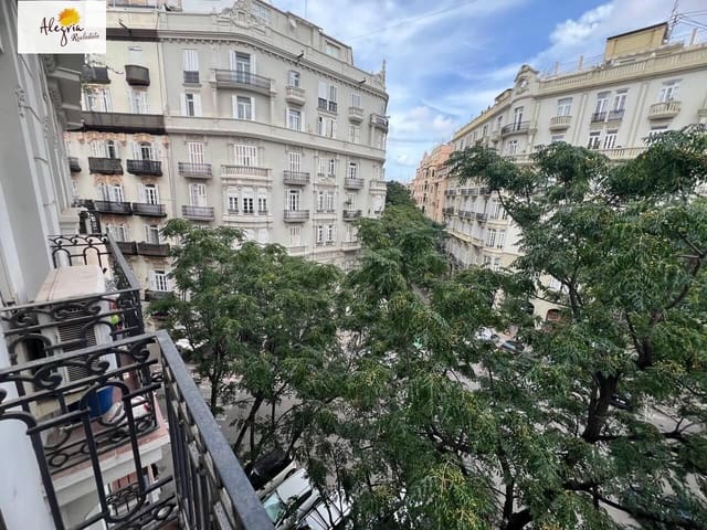 4 soveværelse Lejlighed til salg i La Gran Via, Valencia by - € 800.000 (Ref: 9209481)