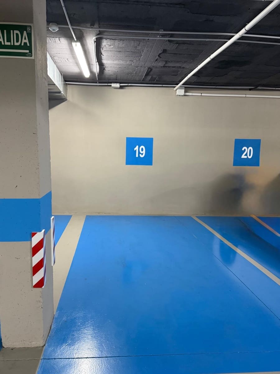 3 soveværelse Lejlighed til leje i Alicante by med swimmingpool - € 2.100 (Ref: 9215178)