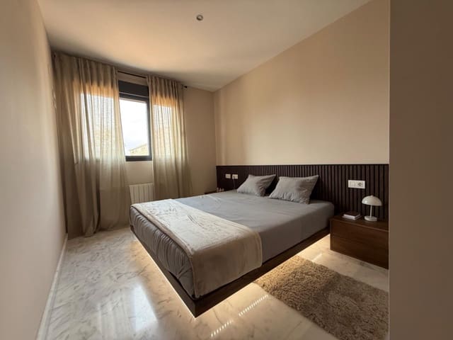 3 bedroom Apartment for rent in Vistahermosa, Alicante / Alacant city with pool - € 2,100 (Ref: 9215178)