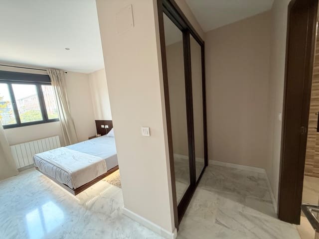 3 bedroom Apartment for rent in Vistahermosa, Alicante / Alacant city with pool - € 2,100 (Ref: 9215178)