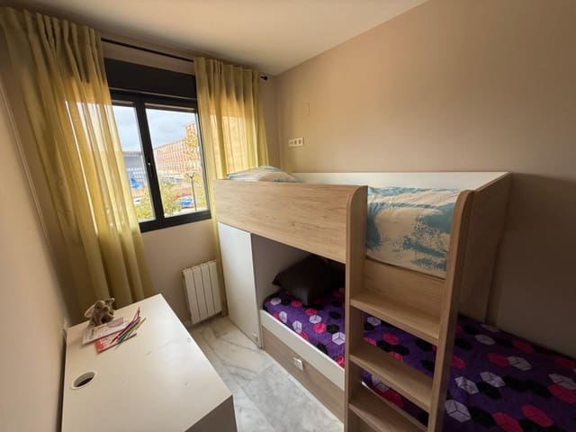 3 bedroom Apartment for rent in Vistahermosa, Alicante / Alacant city with pool - € 2,100 (Ref: 9215178)