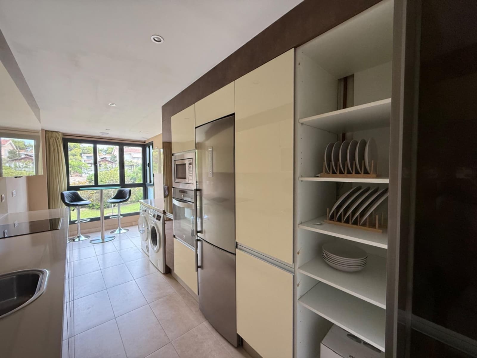 3 soveværelse Lejlighed til leje i Alicante by med swimmingpool - € 2.100 (Ref: 9215178)