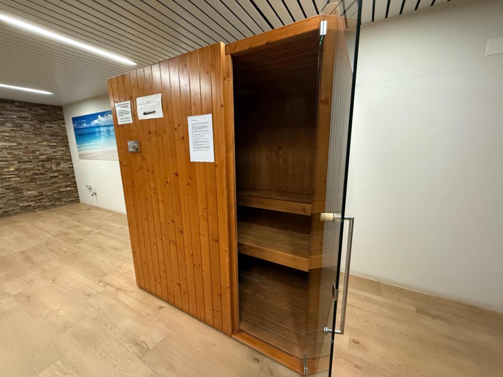 3 soveværelse Lejlighed til leje i Alicante by med swimmingpool - € 2.100 (Ref: 9215178)