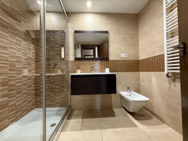 3 bedroom Apartment for rent in Vistahermosa, Alicante / Alacant city with pool - € 2,100 (Ref: 9215178)