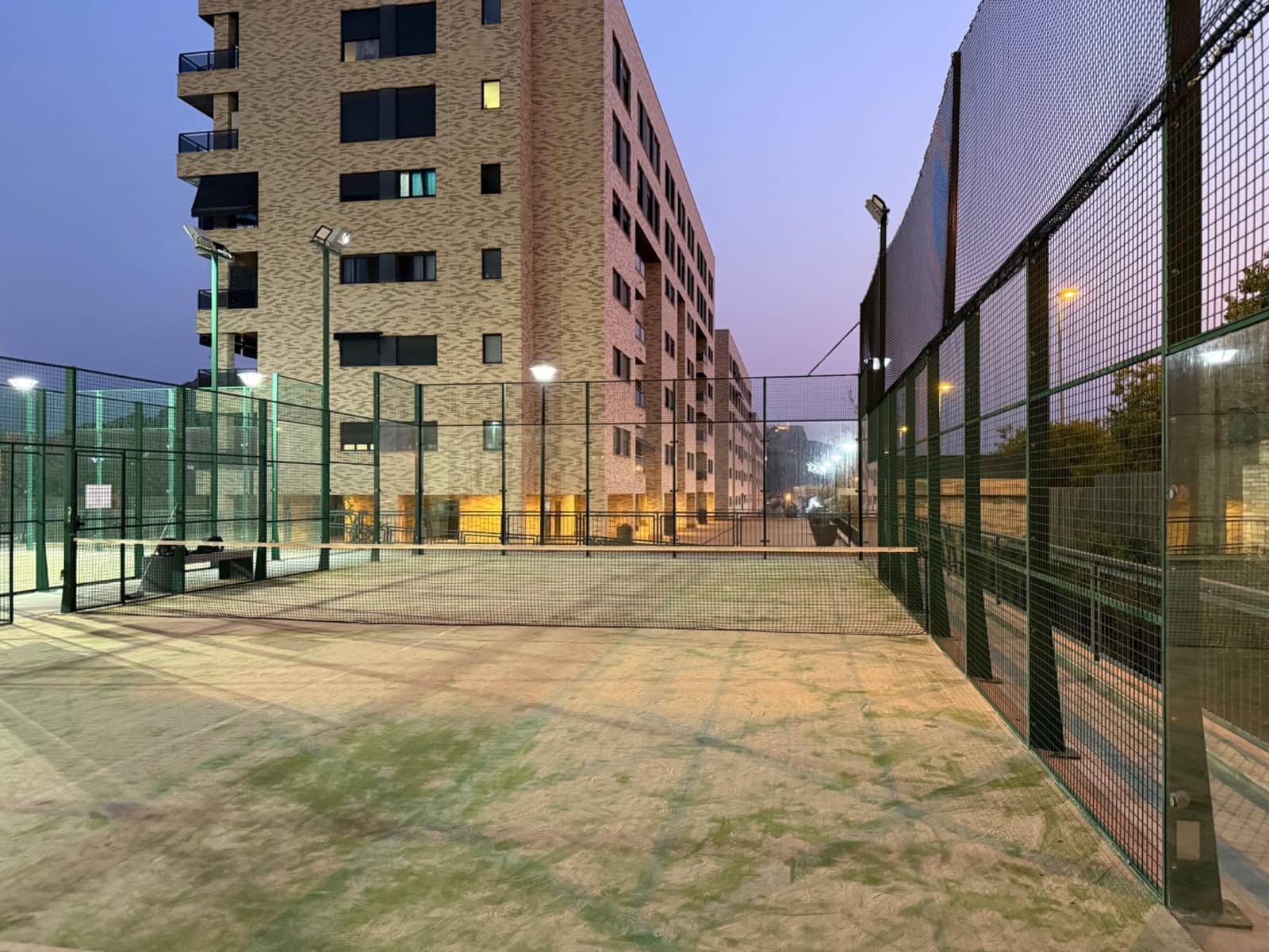 3 soveværelse Lejlighed til leje i Alicante by med swimmingpool - € 2.100 (Ref: 9215178)