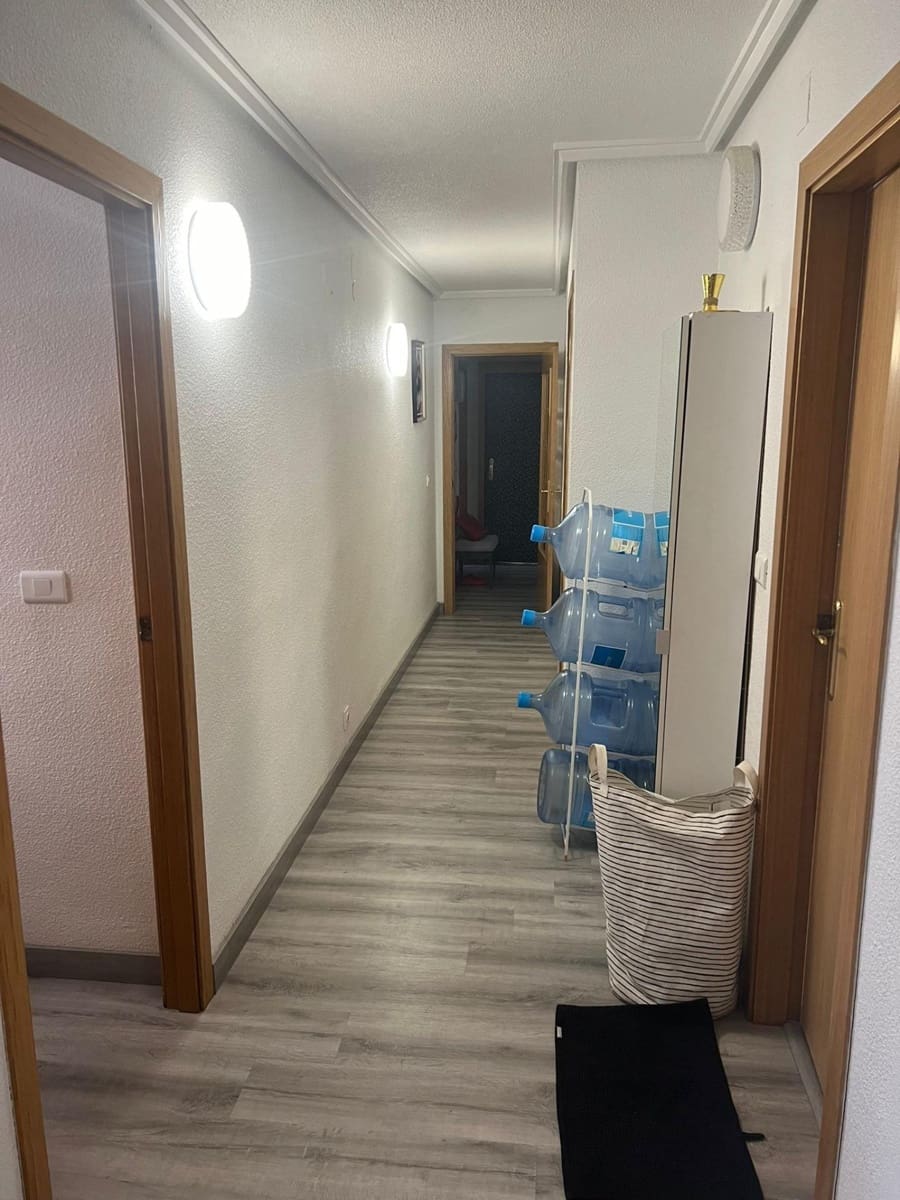 4 soveværelse Lejlighed til salg i Alicante by med swimmingpool garage - € 385.000 (Ref: 9217570)