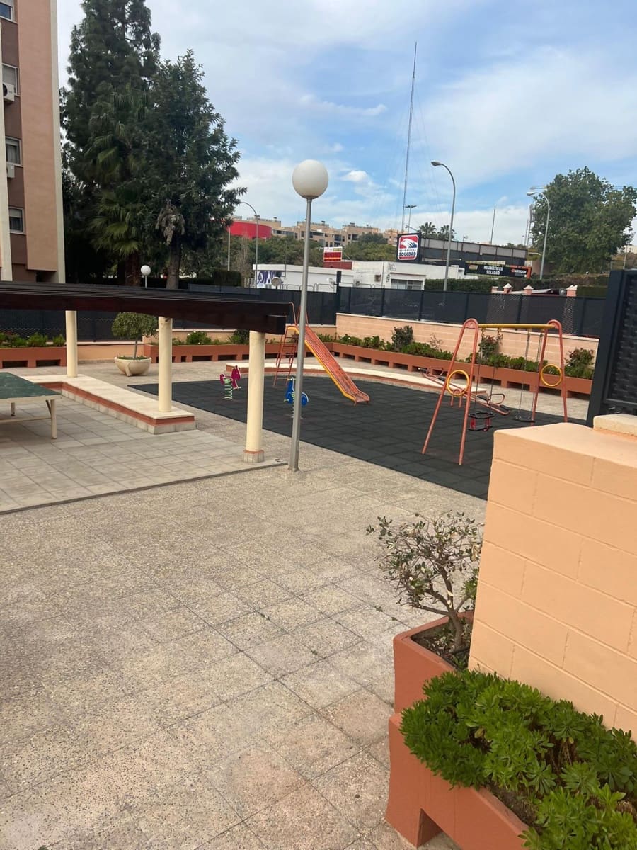 4 soveværelse Lejlighed til salg i Alicante by med swimmingpool garage - € 385.000 (Ref: 9217570)