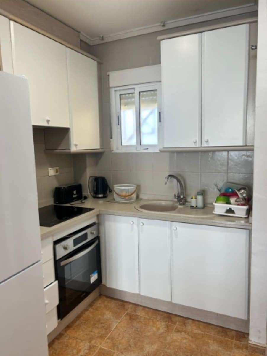 2 makuuhuone Asunto myytävänä paikassa Playa de San Juan mukana uima-altaan - 269 900 € (Ref: 9220099)