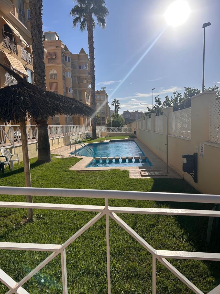 2 makuuhuone Asunto myytävänä paikassa Playa de San Juan mukana uima-altaan - 269 900 € (Ref: 9220099)