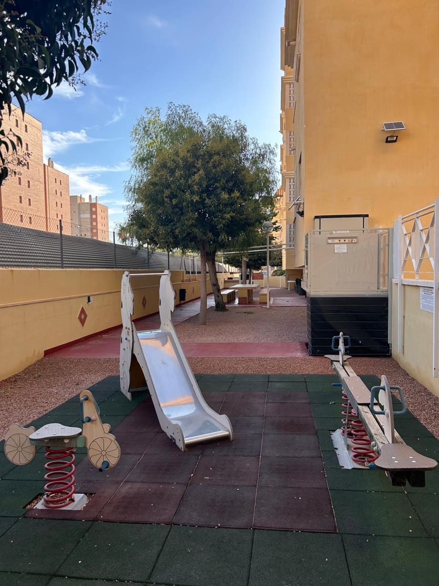 2 makuuhuone Asunto myytävänä paikassa Playa de San Juan mukana uima-altaan - 269 900 € (Ref: 9220099)