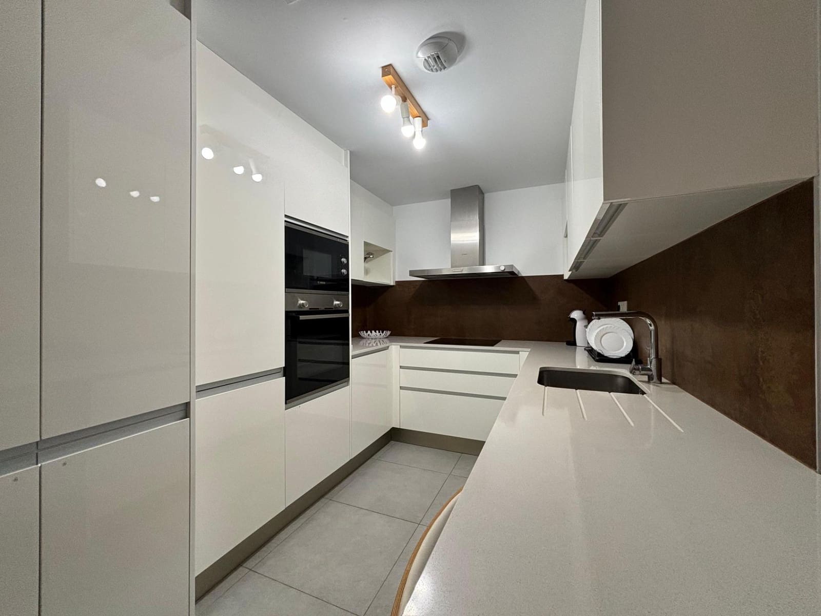 Apartamento de 3 habitaciones en La Villajoyosa / Vila Joiosa en alquiler con garaje - 1.800 € (Ref: 9226821)