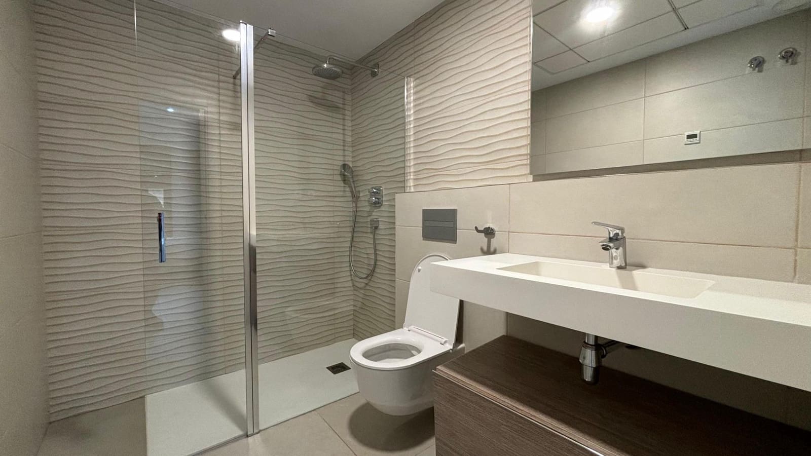 Apartamento de 3 habitaciones en La Villajoyosa / Vila Joiosa en alquiler con garaje - 1.800 € (Ref: 9226821)