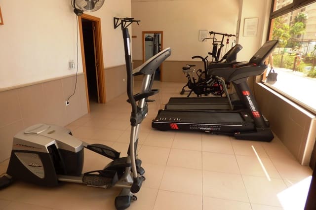 Piso de 4 habitaciones en Playa de San Juan, Alicante / Alacant ciudad en venta con piscina garaje - 575.000 € (Ref: 9240069)