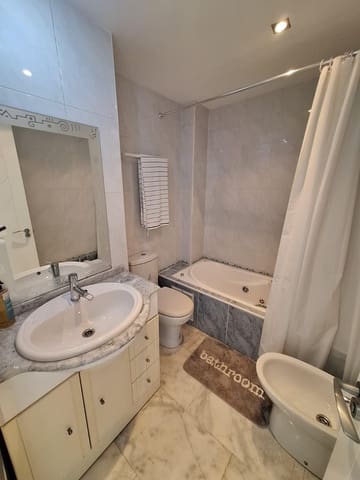 Apartamento de 3 habitaciones en La Villajoyosa / Vila Joiosa en alquiler con piscina garaje - 1.350 € (Ref: 9243086)