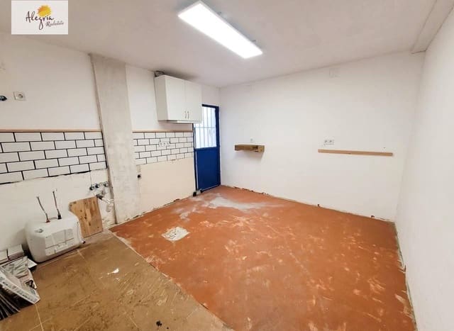 Commercial for sale in Benicalap, Valencia city - € 160,000 (Ref: 9272718)