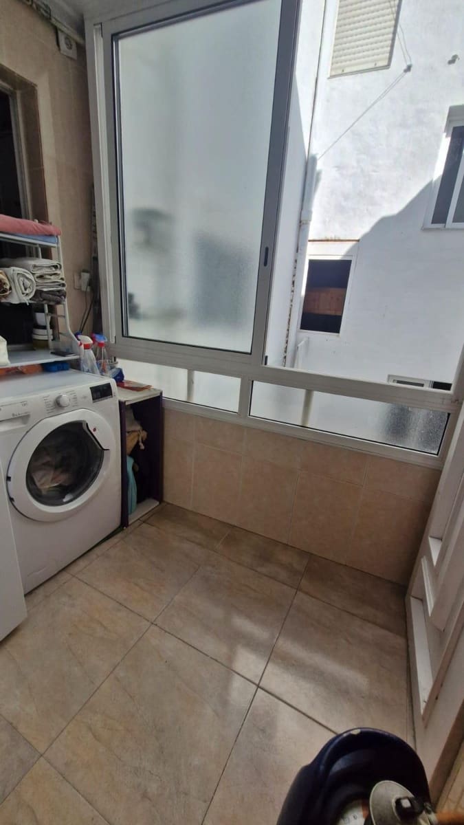 4 sypialnia Apartament na sprzedaż w Miasto Alicante / Alacant - 150 000 € (Ref: 9291702)