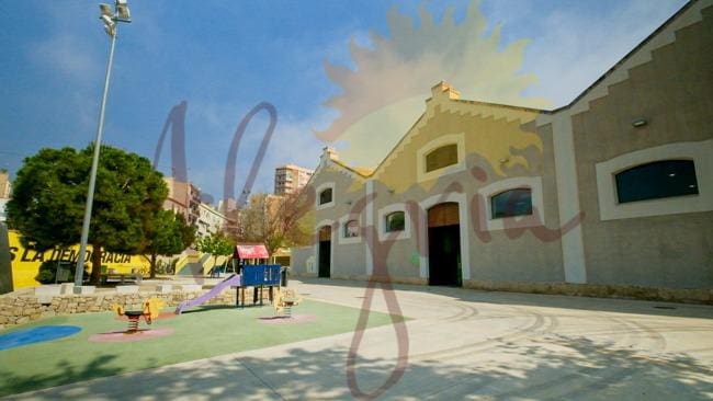 5 sovrum Kommersiell till salu i Alicante stad - 160 000 € (Ref: 9296984)