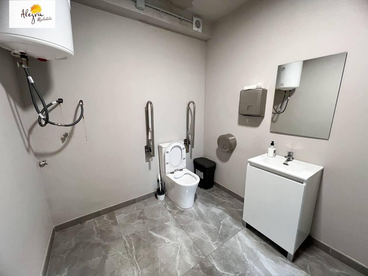 Virksomhed til leje i Valencia by - € 3.500 (Ref: 9301110)