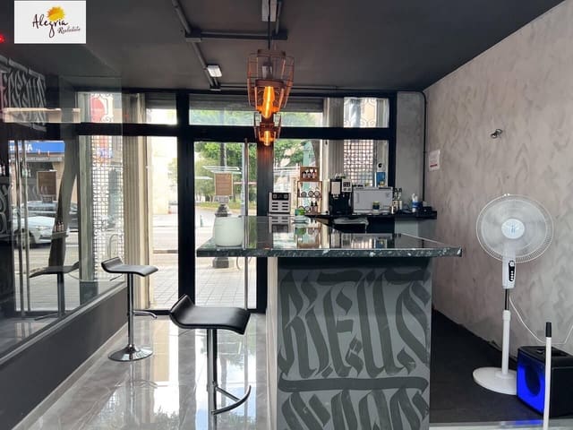 Bedrijf te huur in El Pla del Remei, Valencia stad - € 3.500 (Ref: 9301110)