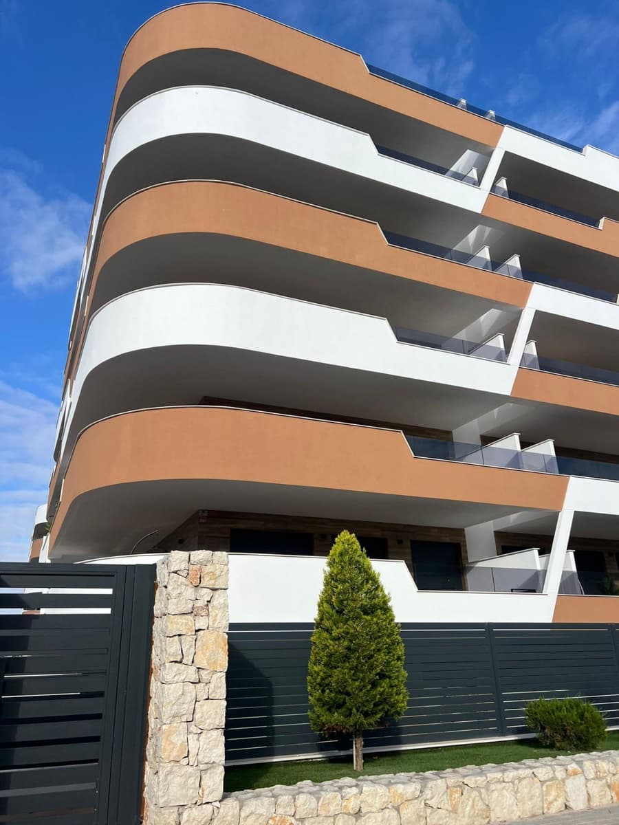 2 soveværelse Lejlighed til leje i Arenales del Sol med swimmingpool - € 1.300 (Ref: 9303663)