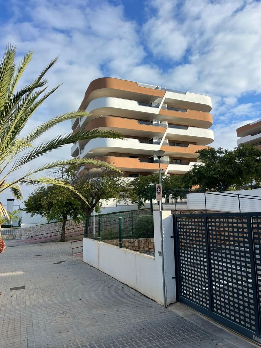 2 soveværelse Lejlighed til leje i Arenales del Sol med swimmingpool - € 1.300 (Ref: 9303663)